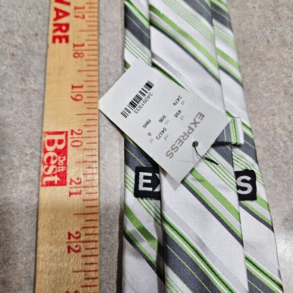 Express NWT Mens Silver Green & Gray Stripe Silk Tie Standard Size Minimalist - Picture 4 of 4
